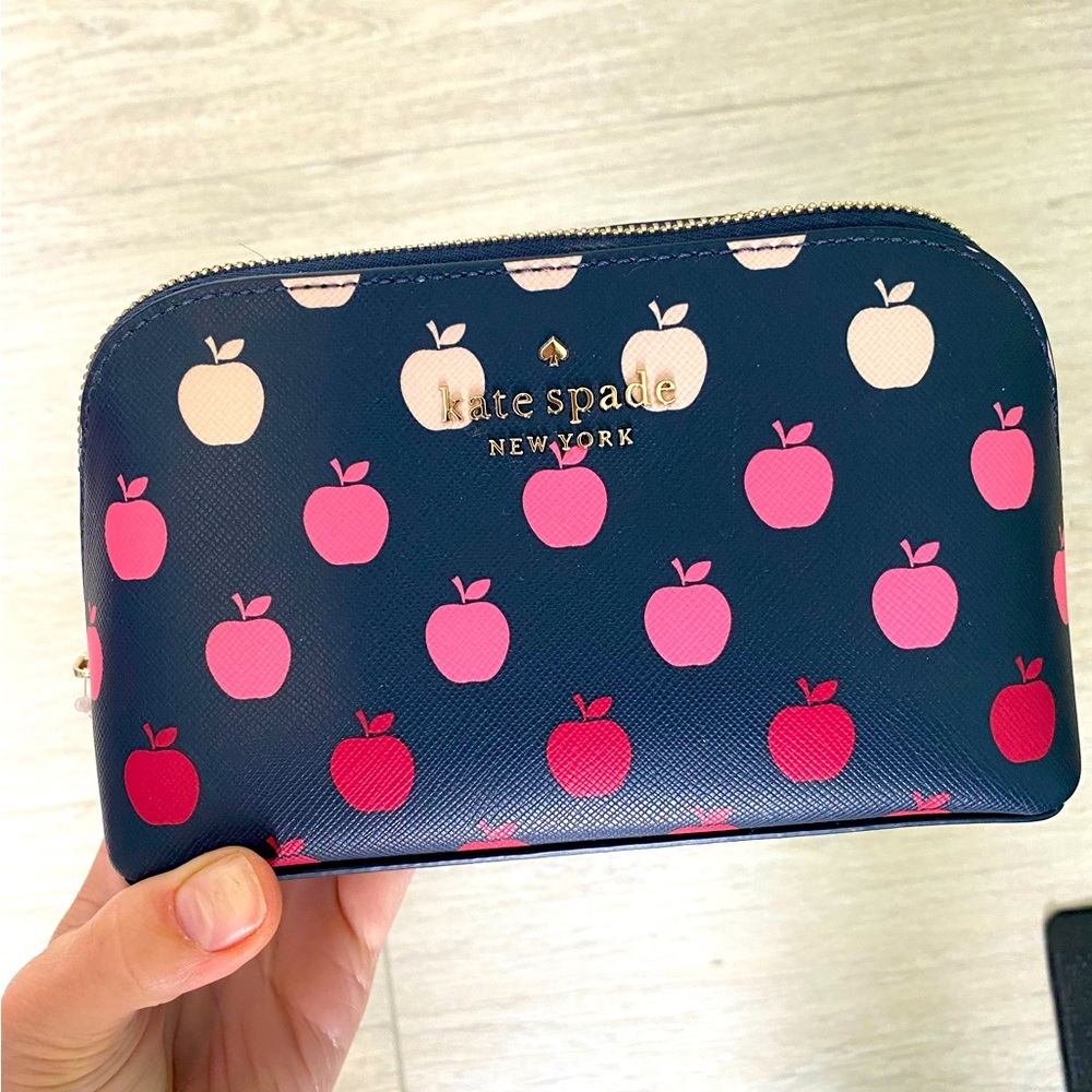 Kate Spade apple small bag/cosmetic bag. NWT